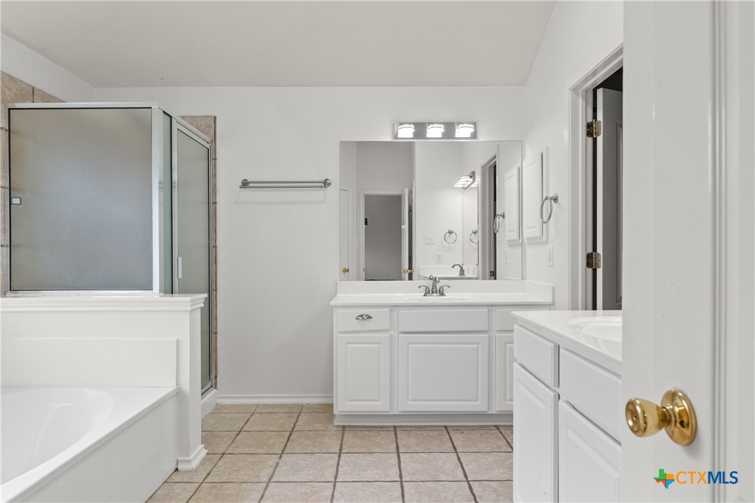 17 Nikita Drive Property Photo 15