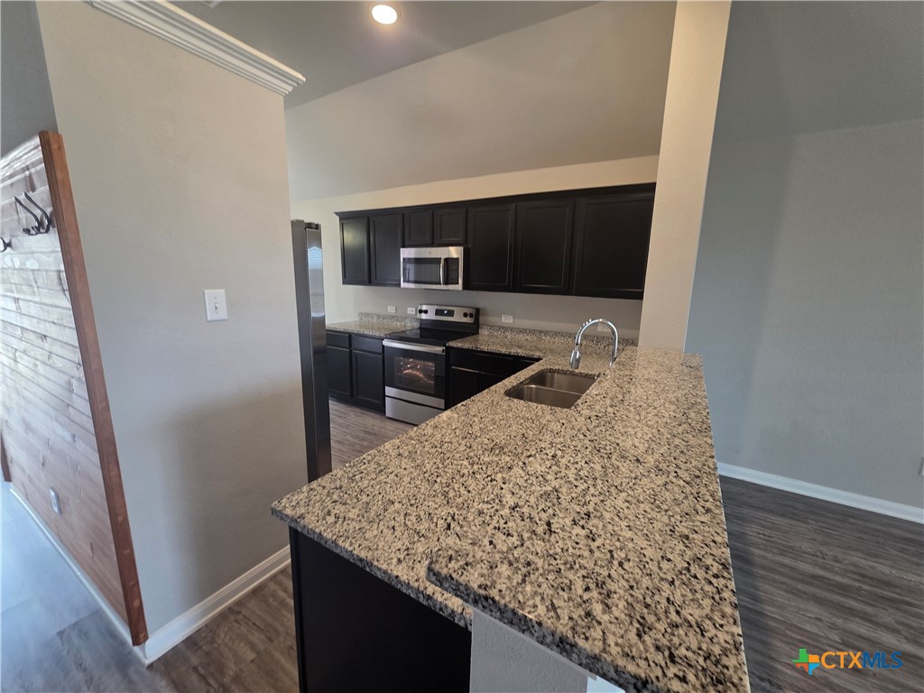 6109 Hercules Avenue Property Photo 2