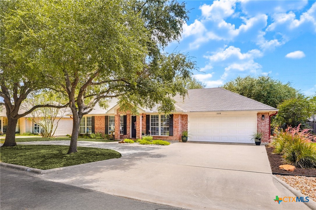 1510 Shadow Walk Property Photo 1