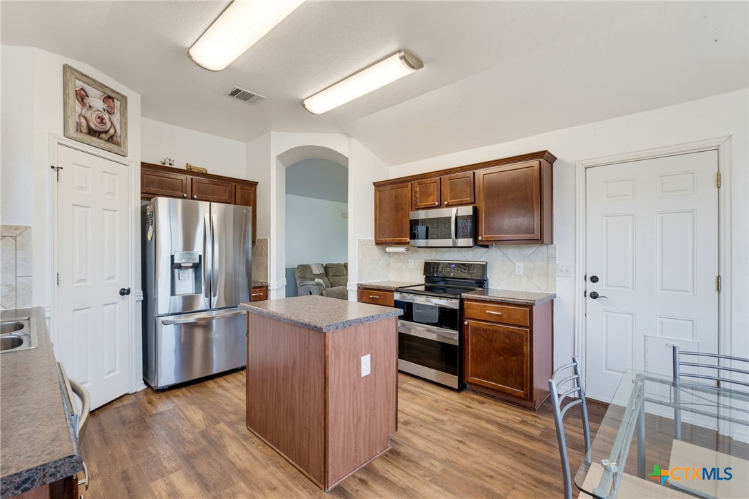 6104 Charlotte Lane Property Photo 12