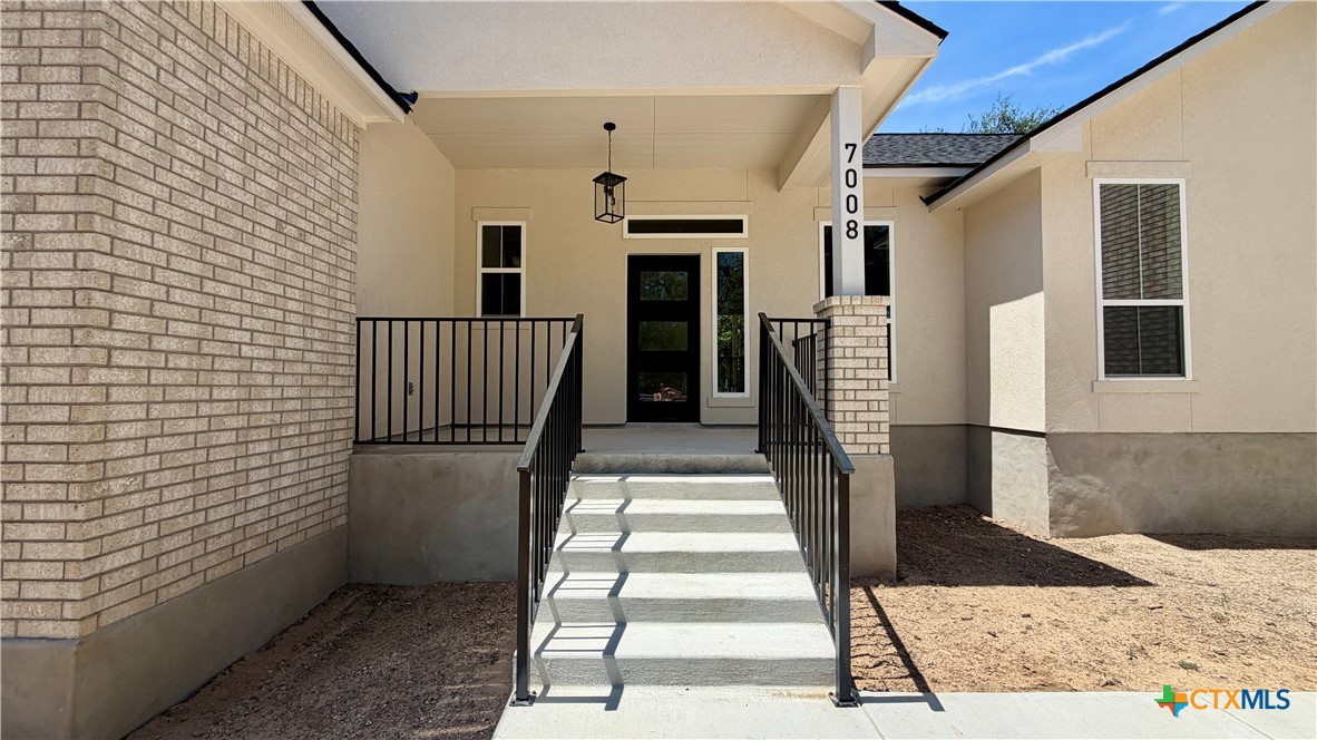 7008 Circle Oak Drive Property Photo 5
