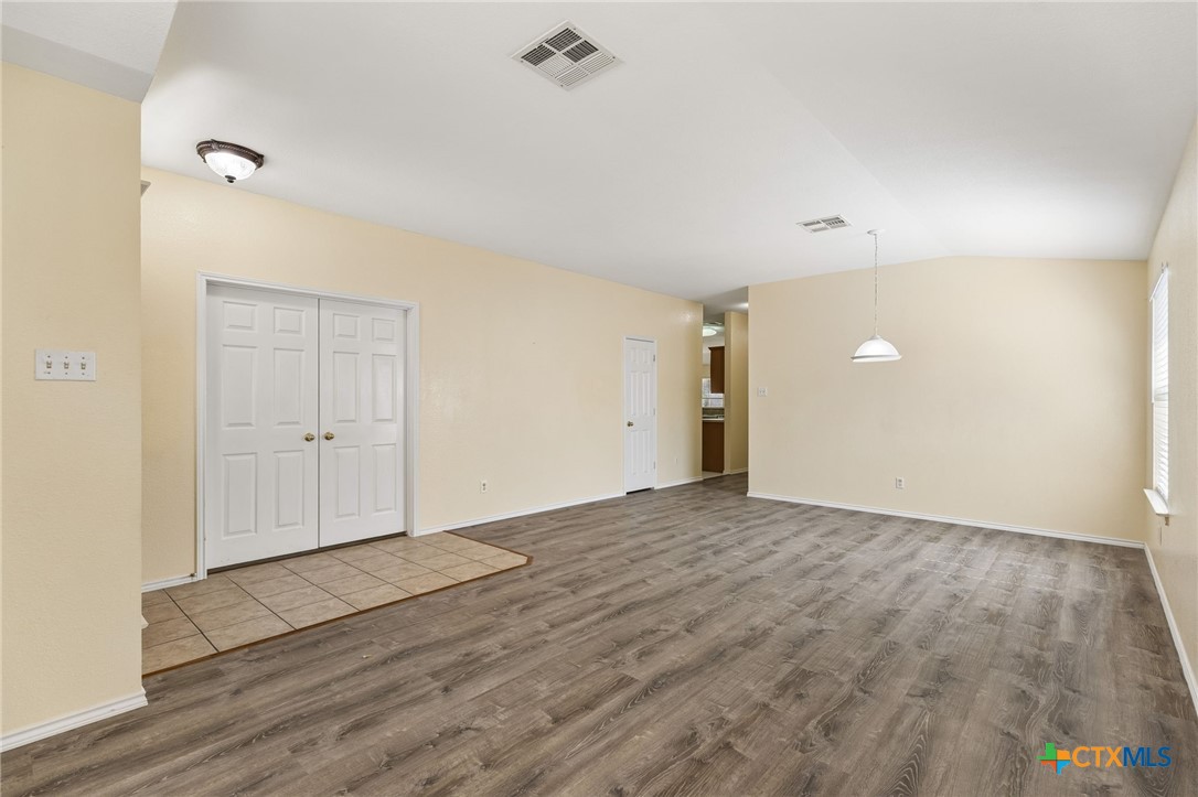 1512 Sweet Leaf Lane Property Photo 6