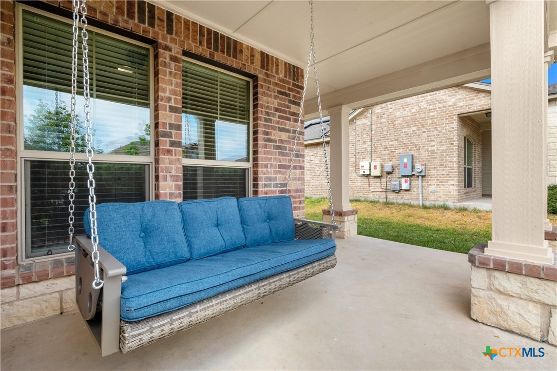 8915 Sky Crest Drive Property Photo 6