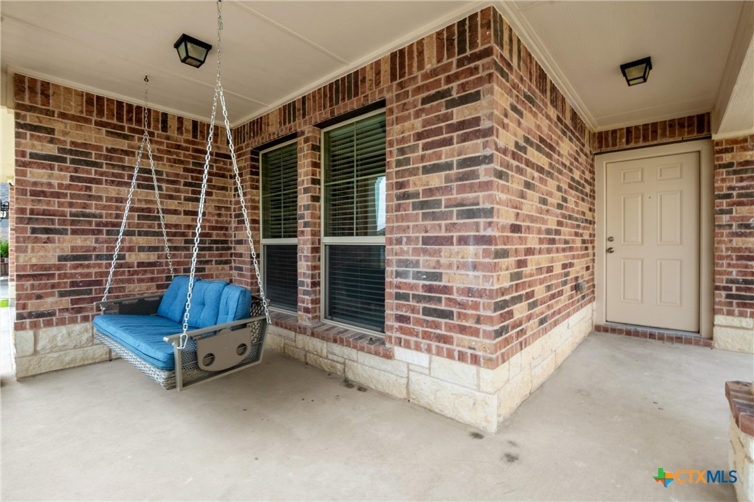 8915 Sky Crest Drive Property Photo 7
