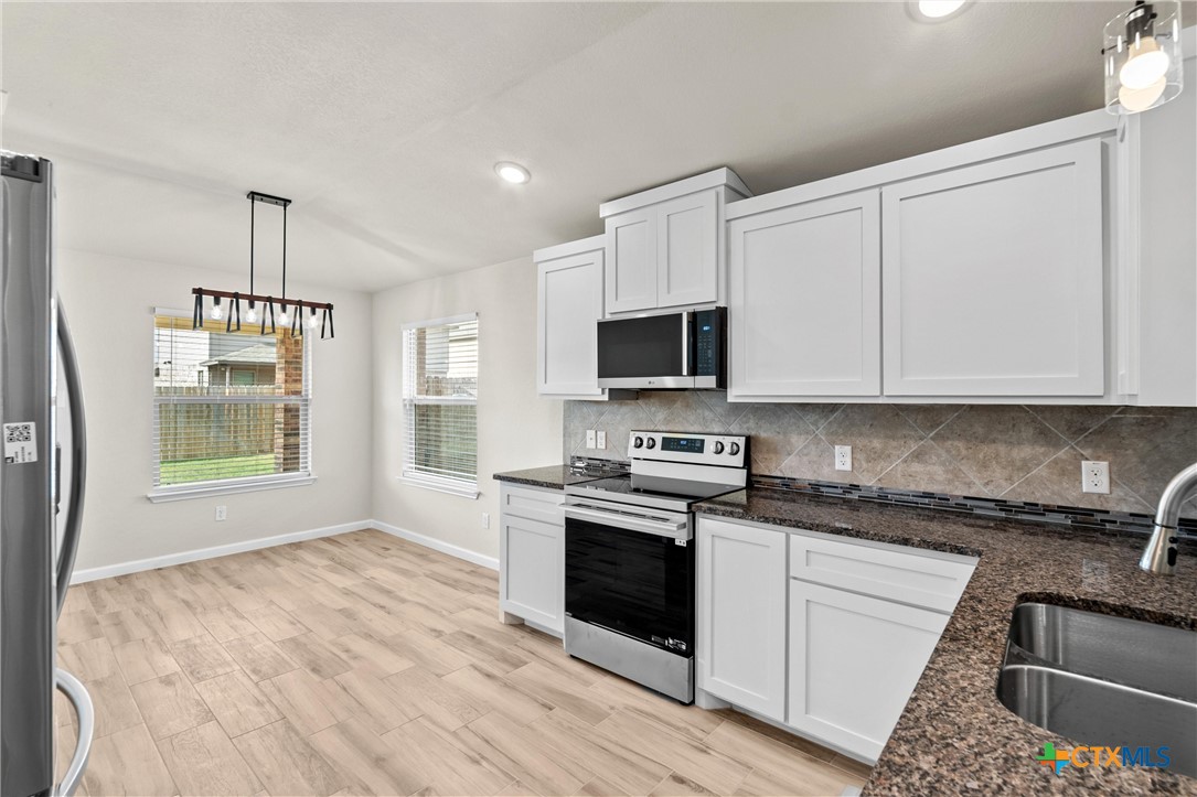 8915 Sky Crest Drive Property Photo 12