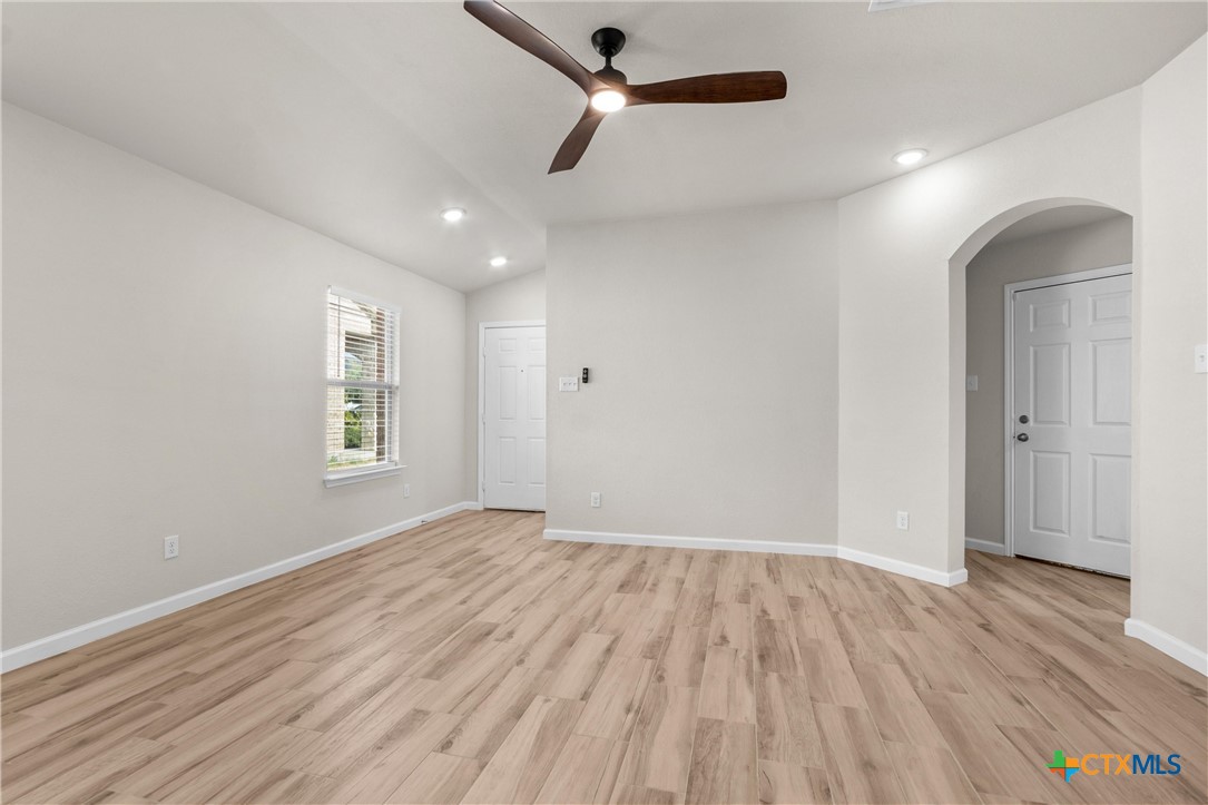 8915 Sky Crest Drive Property Photo 16