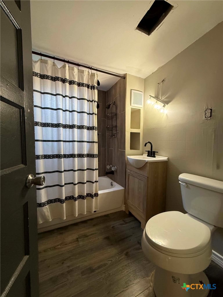 206 W Avenue B Property Photo 14