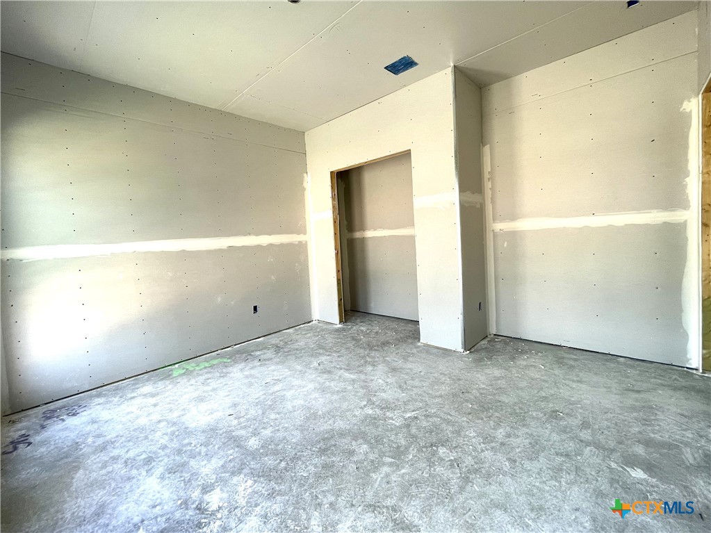 335 Pathfinder Drive Property Photo 4