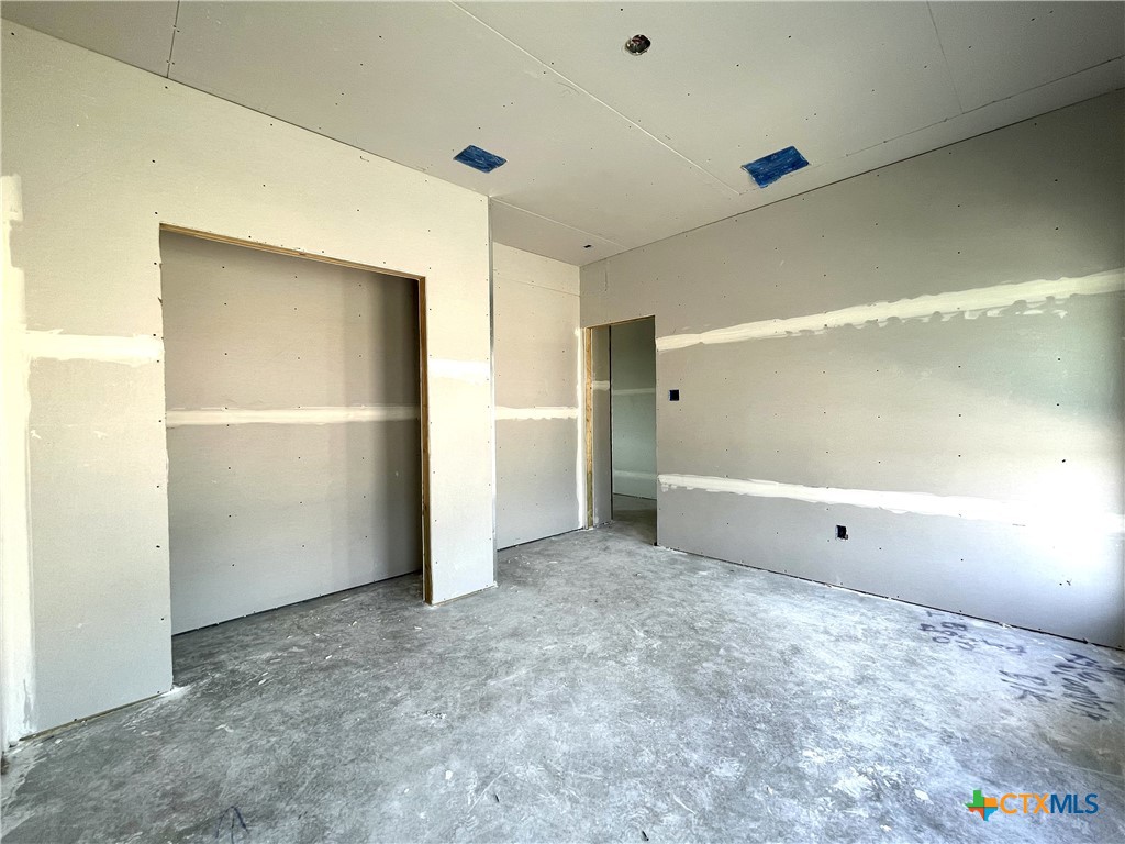 335 Pathfinder Drive Property Photo 5