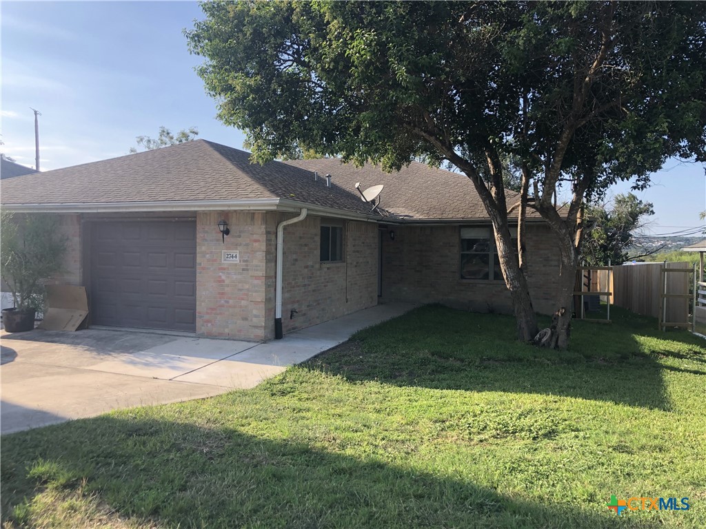 2744 N Heynis Property Photo 1