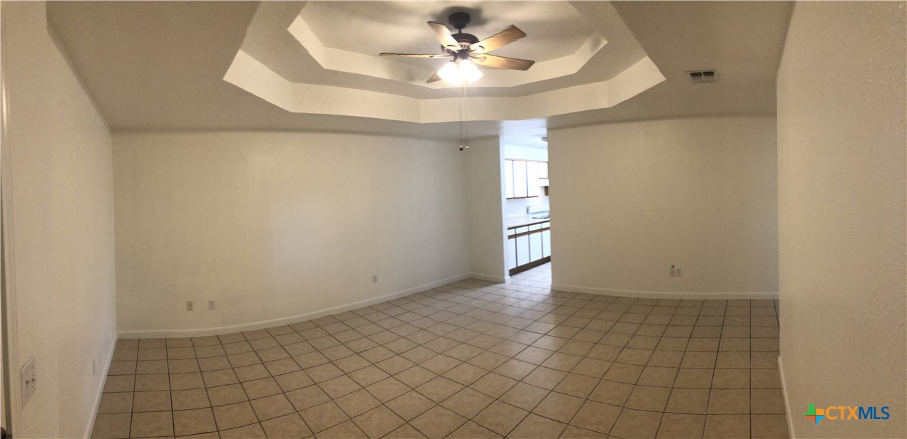 2744 N Heynis Property Photo 4