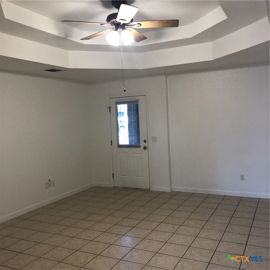 2744 N Heynis Property Photo 6