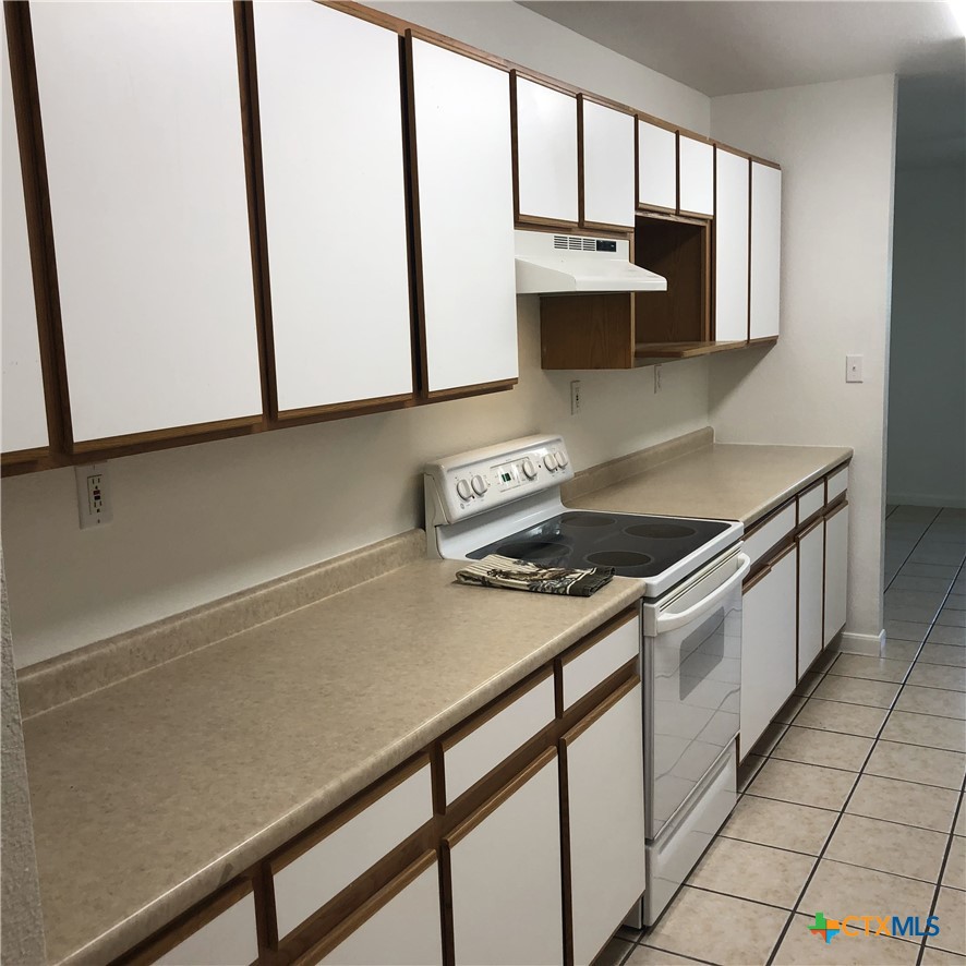 2744 N Heynis Property Photo 8