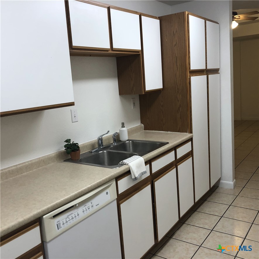 2744 N Heynis Property Photo 10
