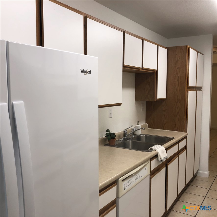 2744 N Heynis Property Photo 11