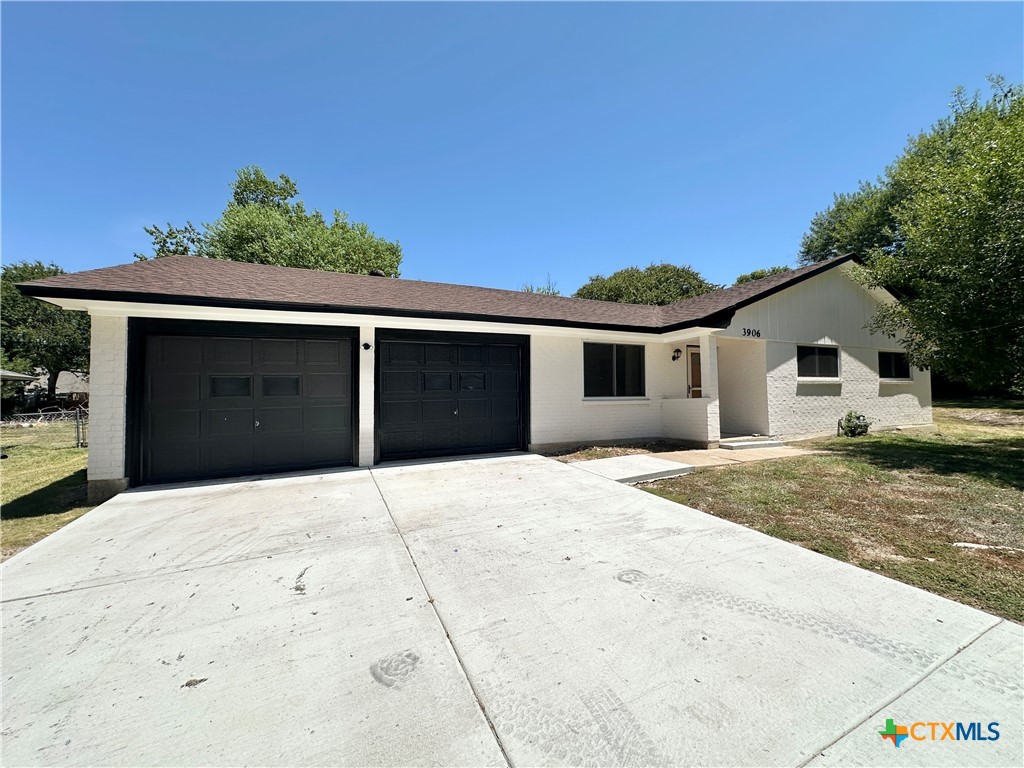 3906 Chisholm Trail Property Photo 2