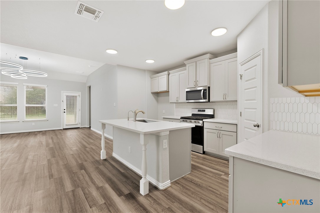 1239 Loma Ranch Property Photo 9
