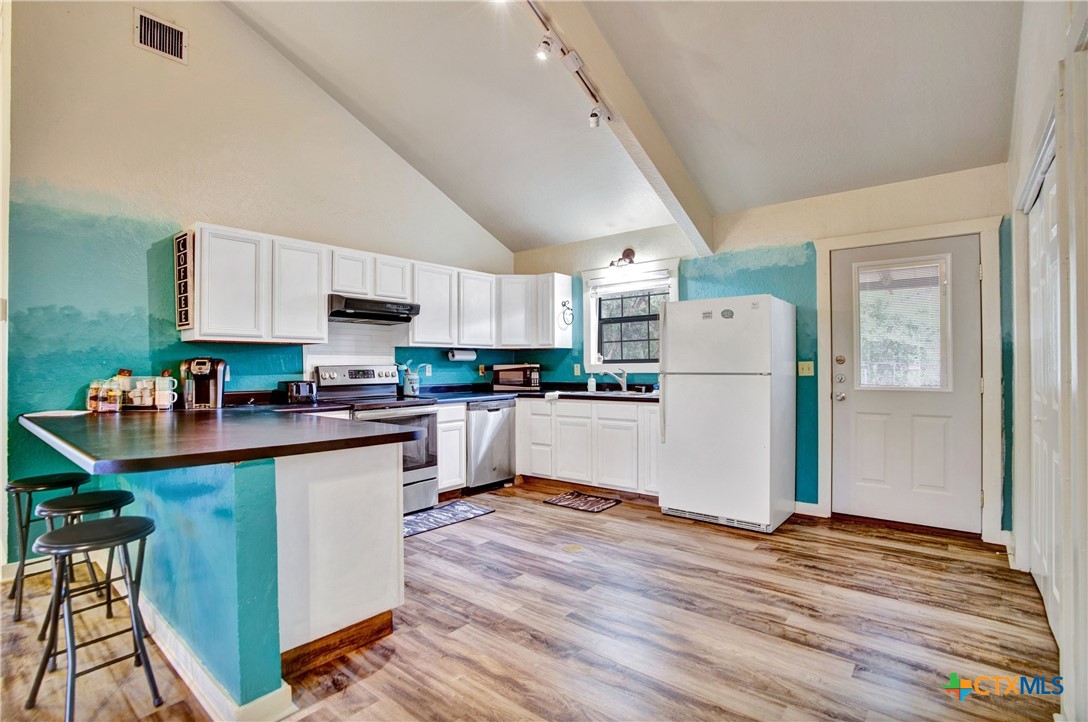 818 Fawn River Drive Property Photo 4
