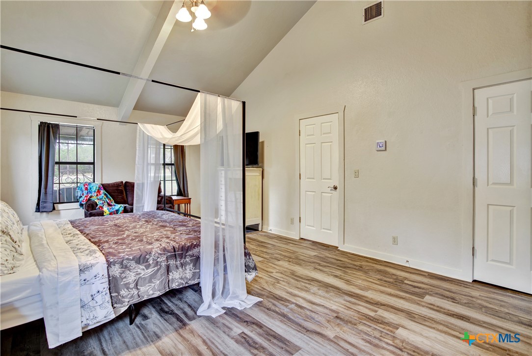 818 Fawn River Drive Property Photo 13