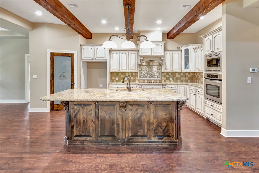 249 Post Oak Bend Property Photo 8