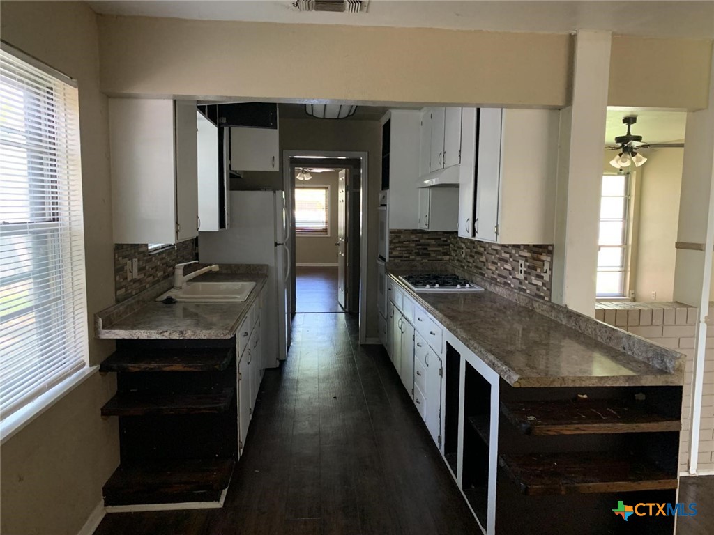 615 Bishop Drive Property Photo 6