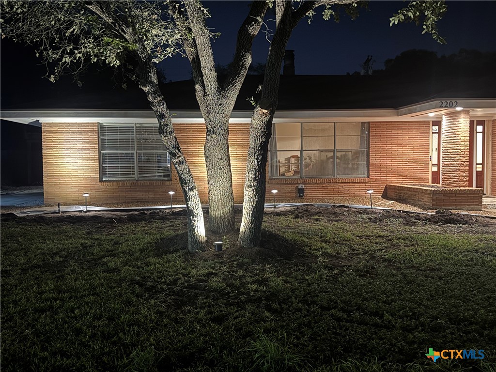 2202 E Loma Vista Avenue Property Photo 8