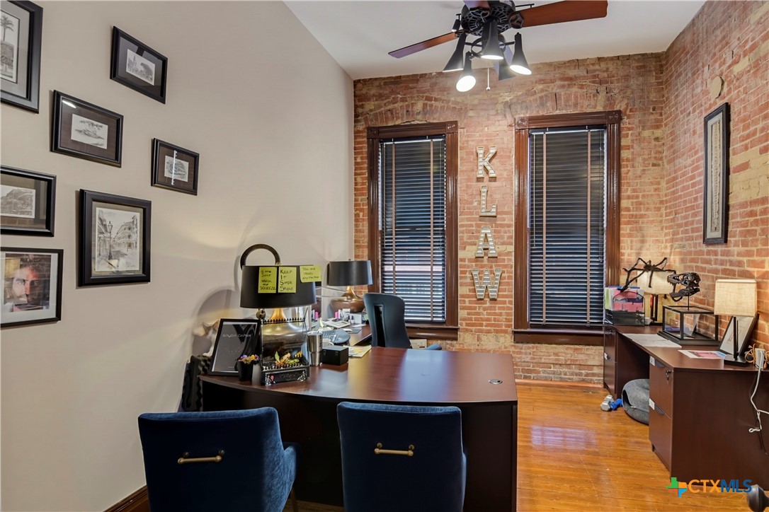 111 E Gonzales Street Property Photo 16