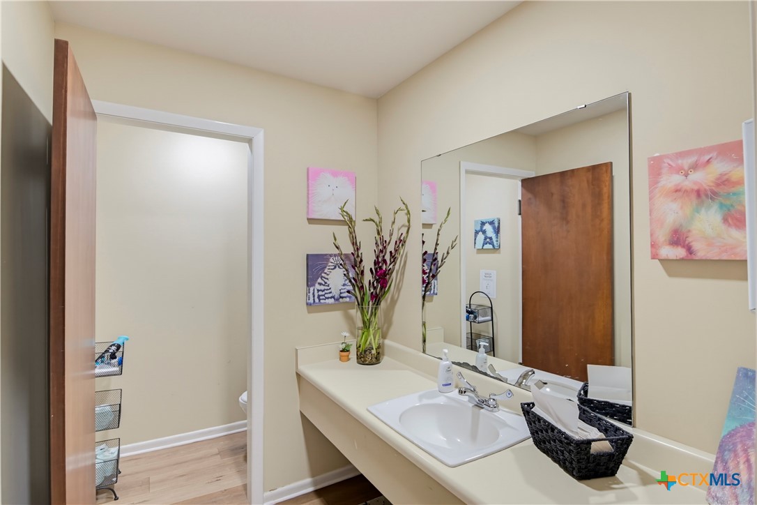 111 E Gonzales Street Property Photo 18