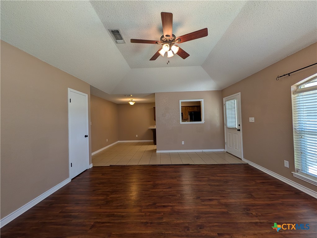 1644 W County Line Road Property Photo 5