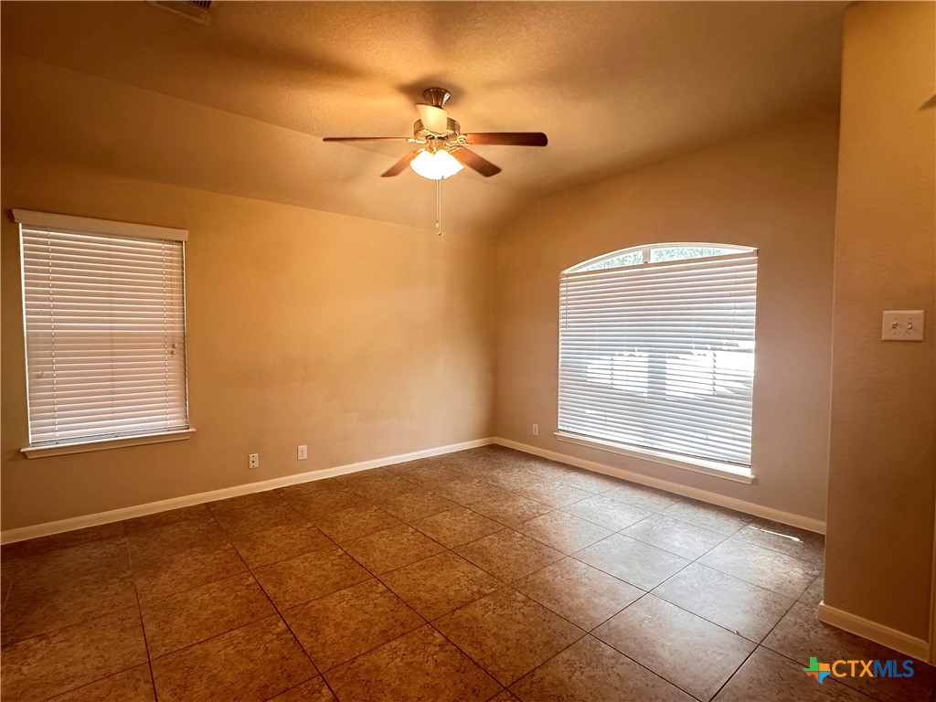 2020 Meadow View Drive Property Photo 5
