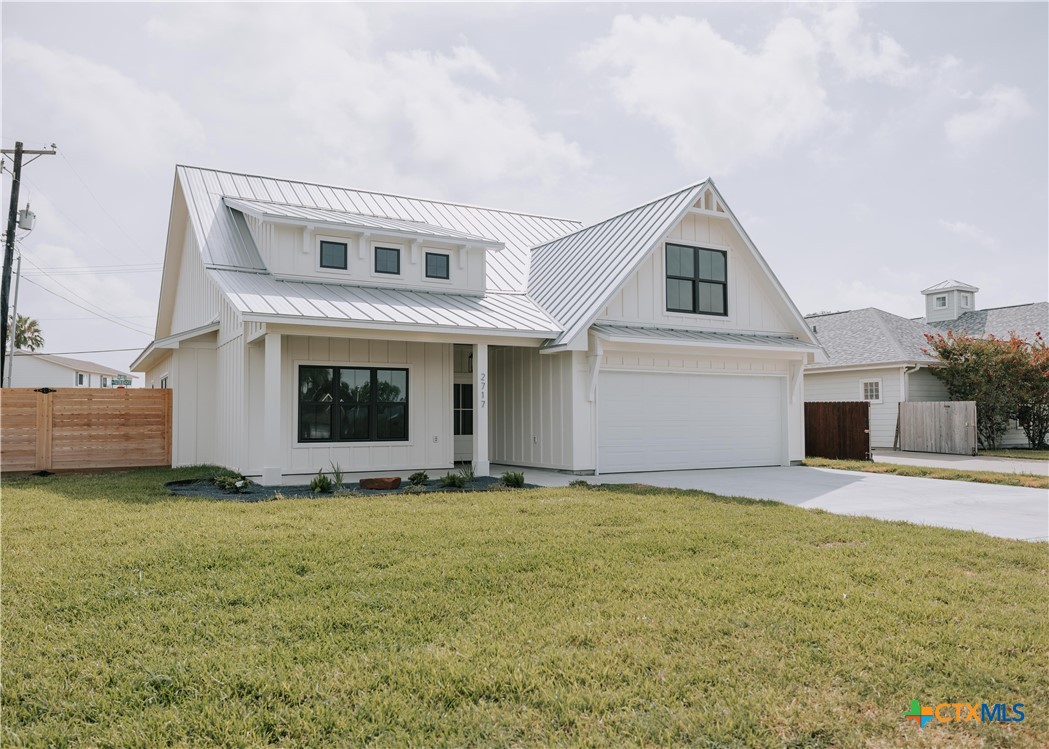 2717 Lakeview Drive Property Photo 1