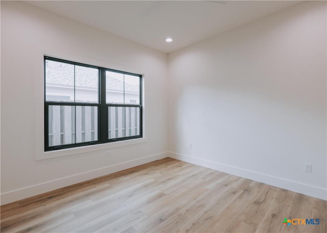 2717 Lakeview Drive Property Photo 17
