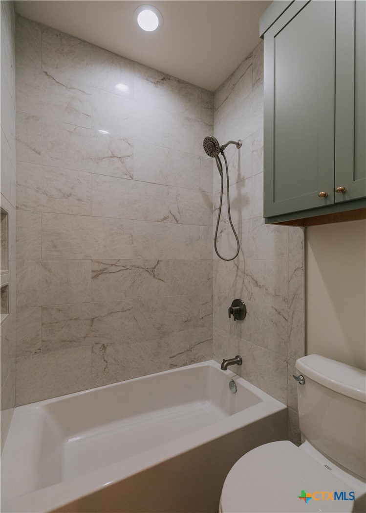 2717 Lakeview Drive Property Photo 25