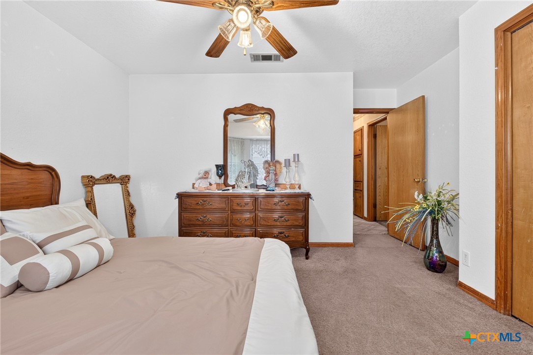 4804 Acorn Creek Trail Property Photo 15