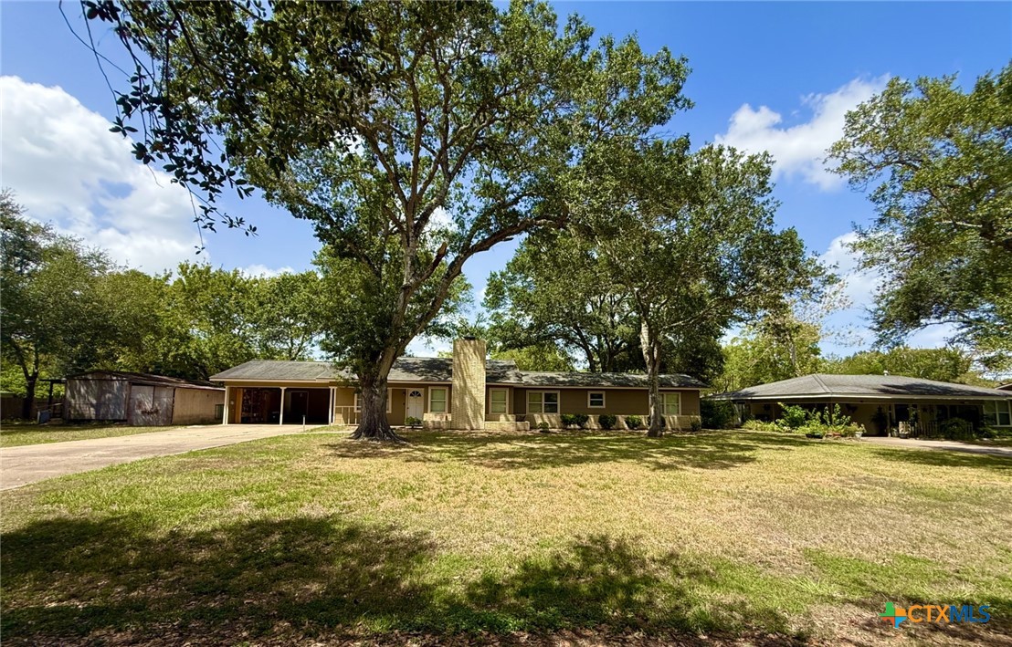 308 Louise Street Property Photo 5