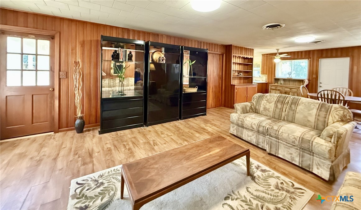 308 Louise Street Property Photo 10