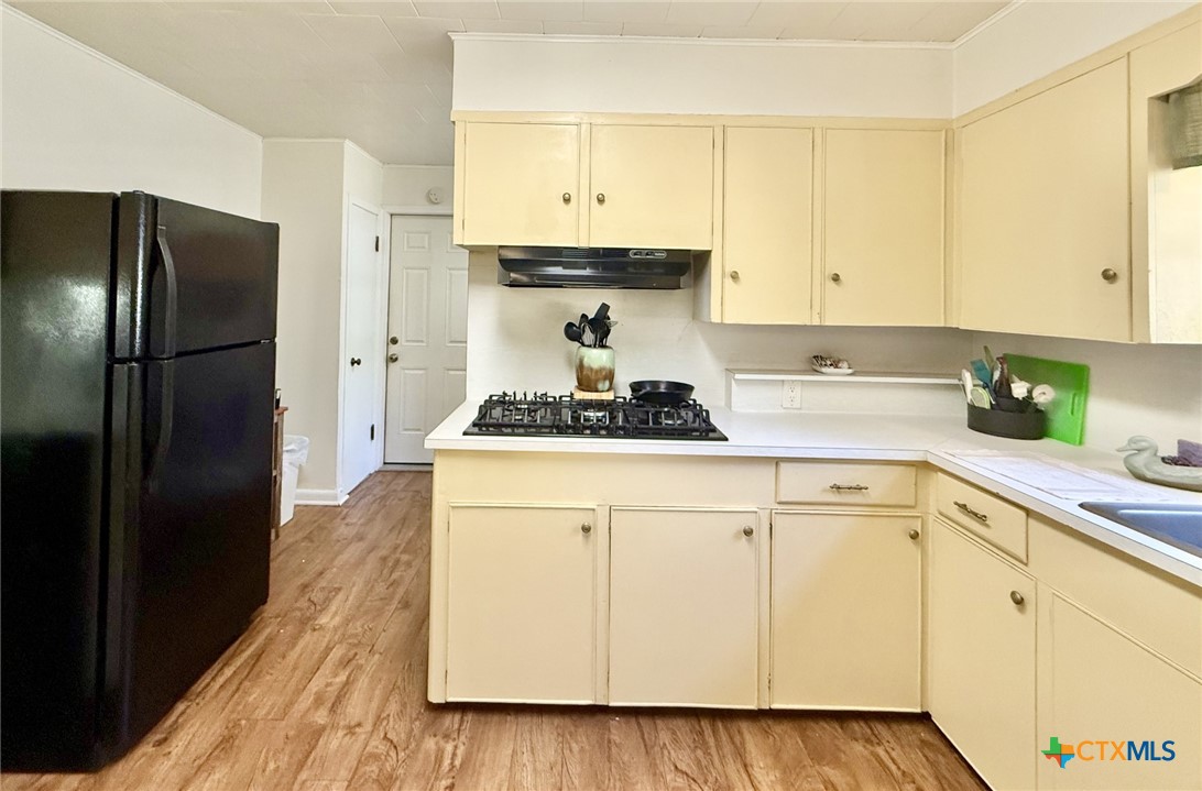 308 Louise Street Property Photo 23