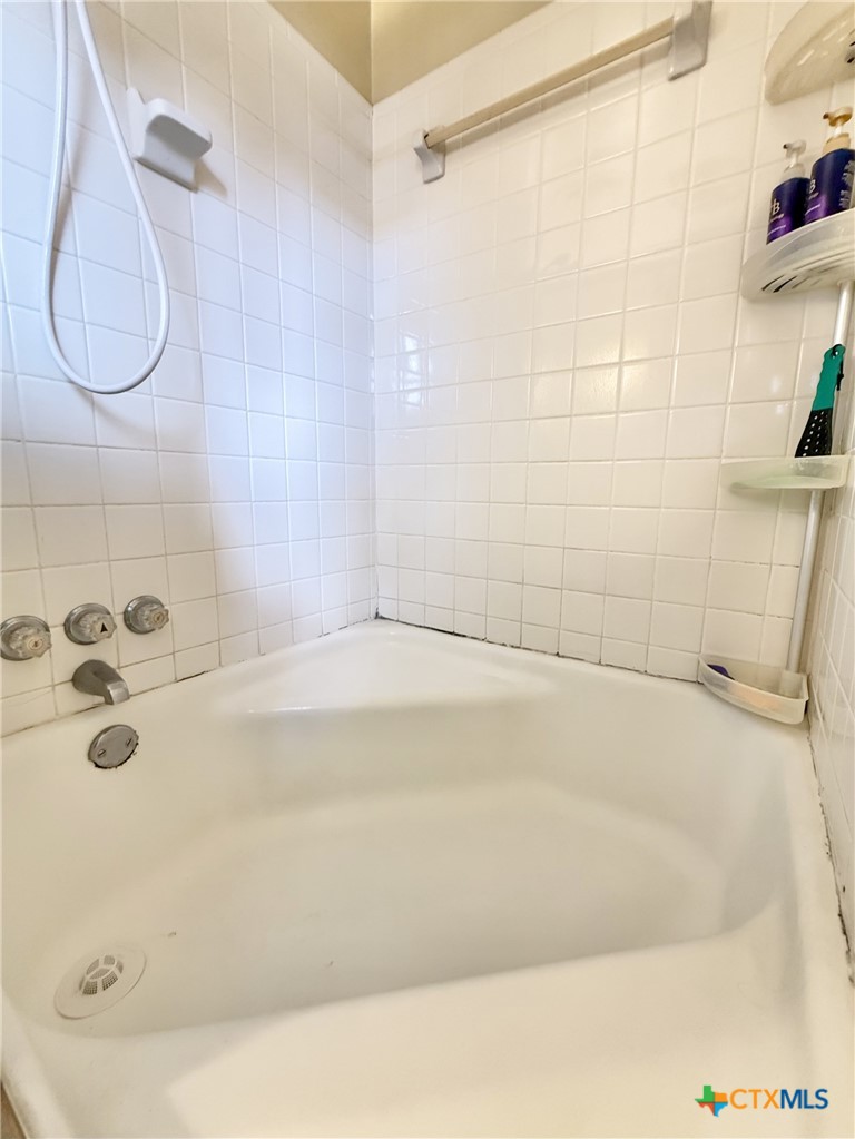308 Louise Street Property Photo 31