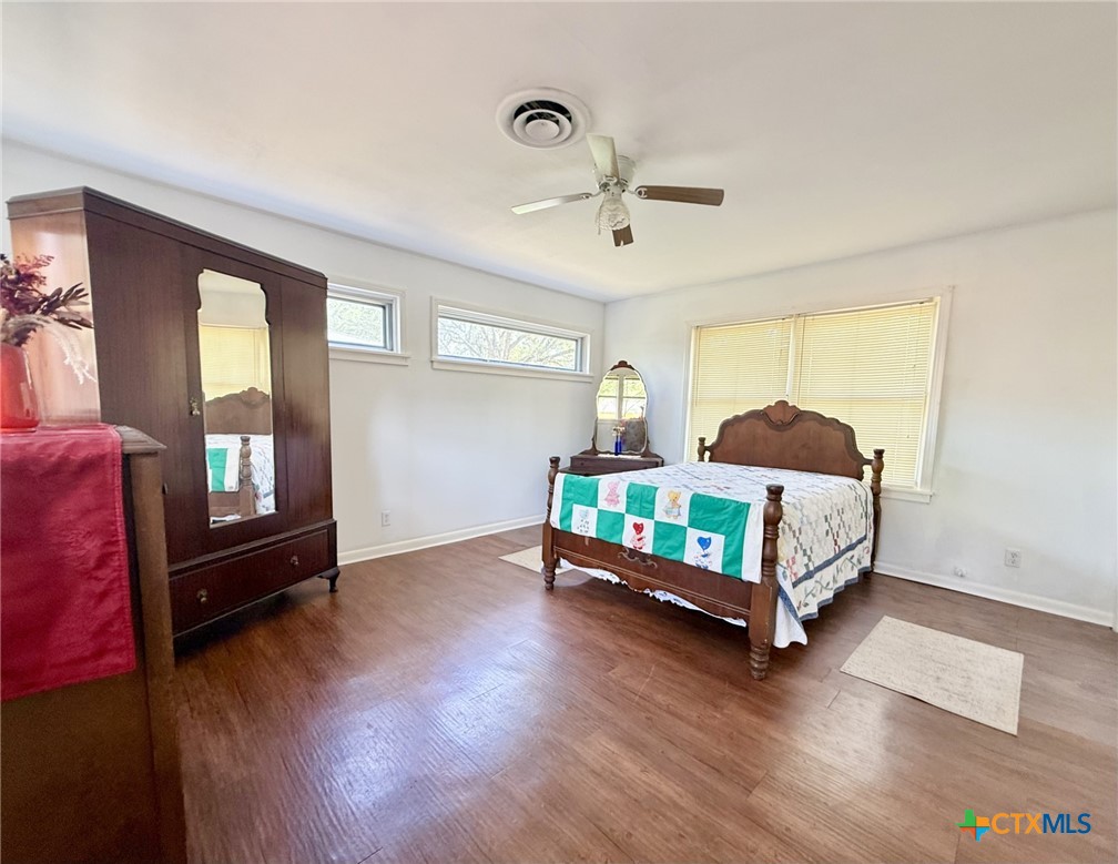 308 Louise Street Property Photo 32