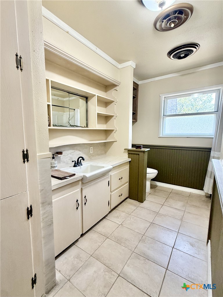 308 Louise Street Property Photo 34