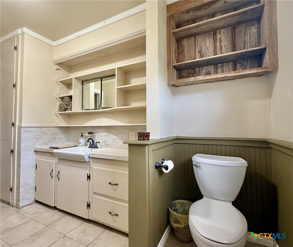 308 Louise Street Property Photo 35
