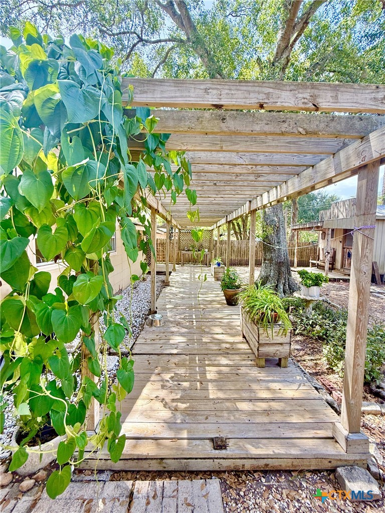 308 Louise Street Property Photo 42