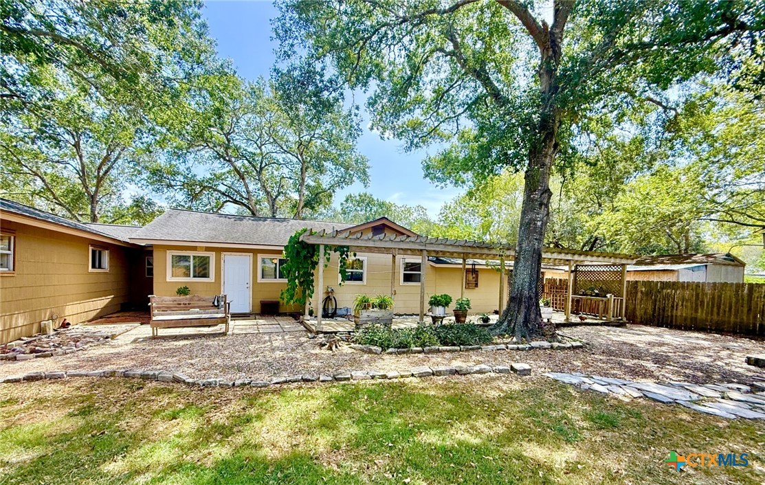 308 Louise Street Property Photo 44