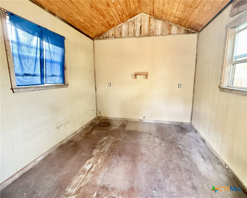 308 Louise Street Property Photo 48