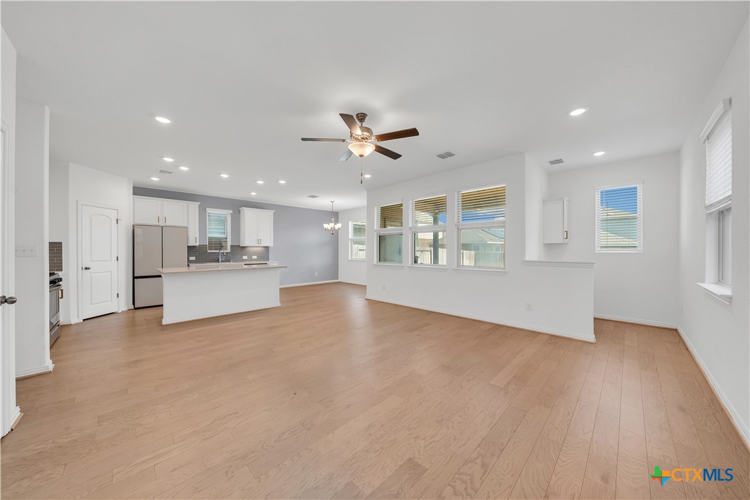2050 Egret Avenue Property Photo 3