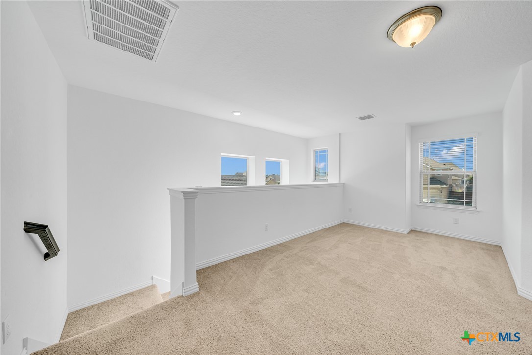 2050 Egret Avenue Property Photo 8