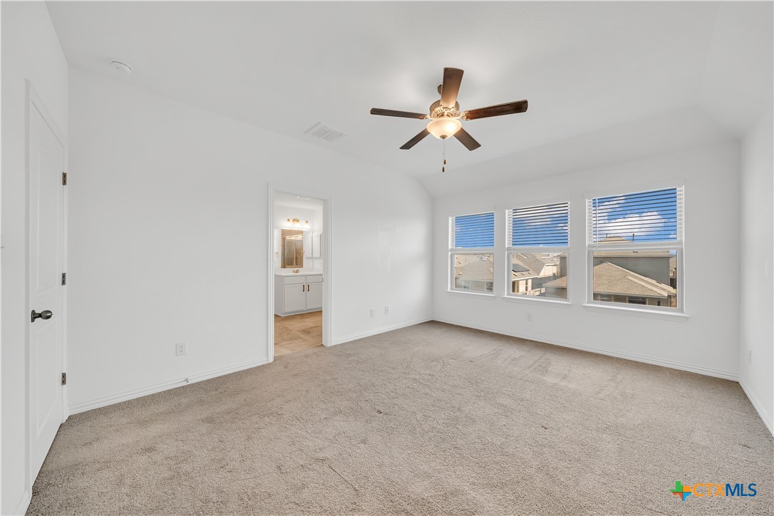 2050 Egret Avenue Property Photo 9