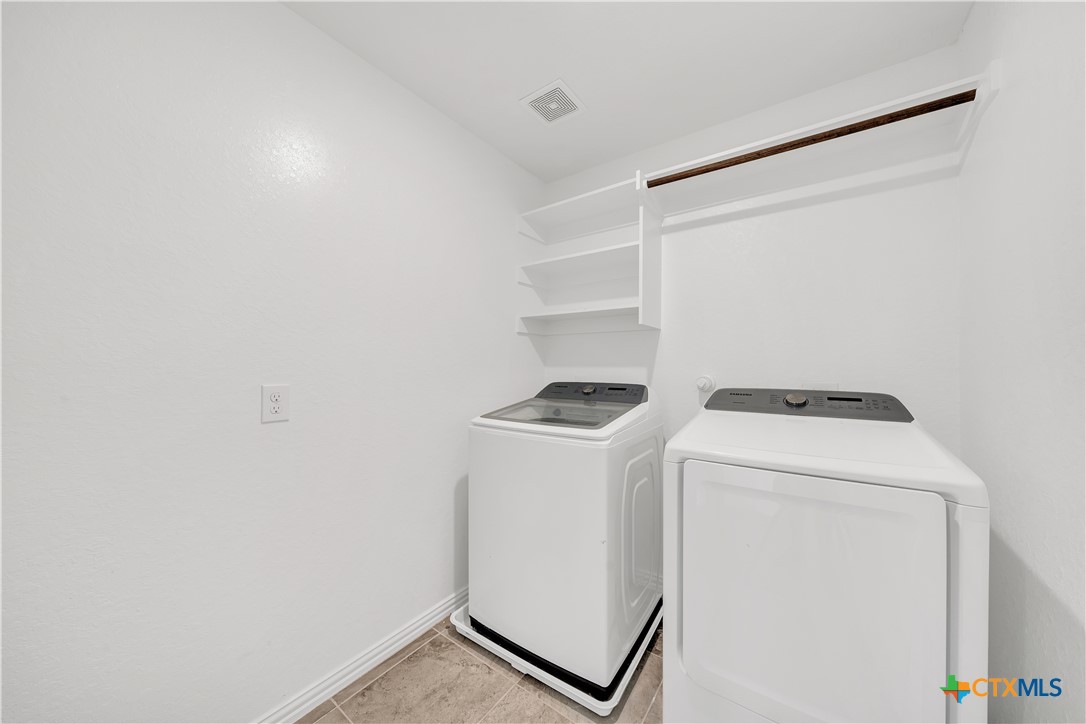 2050 Egret Avenue Property Photo 12