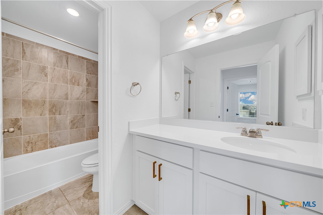 2050 Egret Avenue Property Photo 14