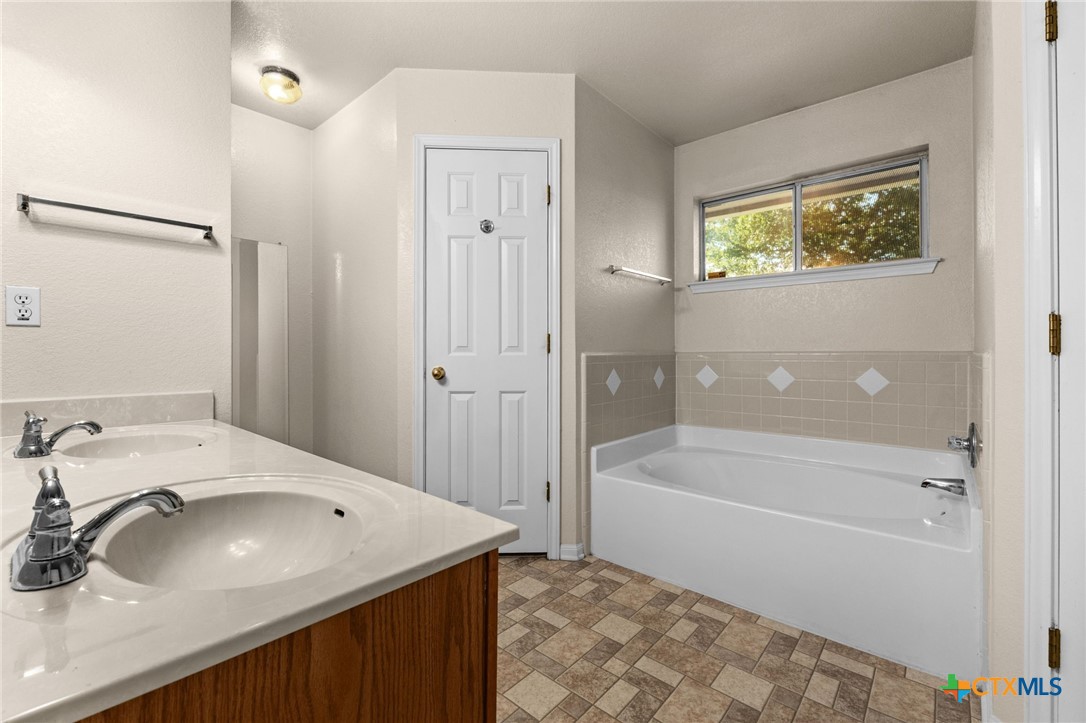 211 Sims Ridge Drive Property Photo 10